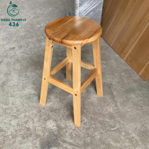 ghe-go-don-tron-quan-cafe-don-gian