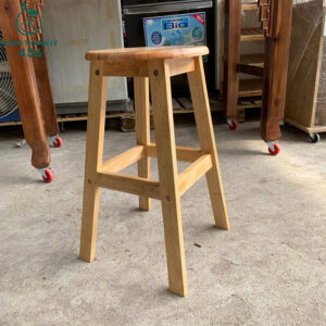 ghe-go-don-tron-quan-cafe-don-gian