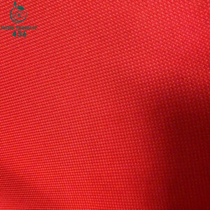 ghe-hoc-cu-mau-do-co-ban-viet-tien-loi