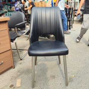 ghe-van-phong-chan-quy-boc-da-den-cu