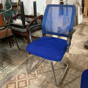 ghe-van-phong-chan-quy-luoi-thoang-mat-cu