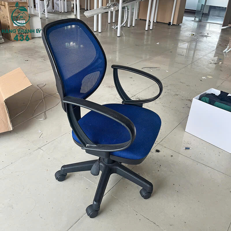 Ghế Văn Phòng Cũ Xoay Lưới Màu Xanh Dương Có Tay Vịn ghe-van-phong-cu-xoay-luoi-mau-xanh-duong-co-tay-vin-1 Ghế Văn Phòng Cũ Xoay Lưới Màu Xanh Dương Có Tay Vịn