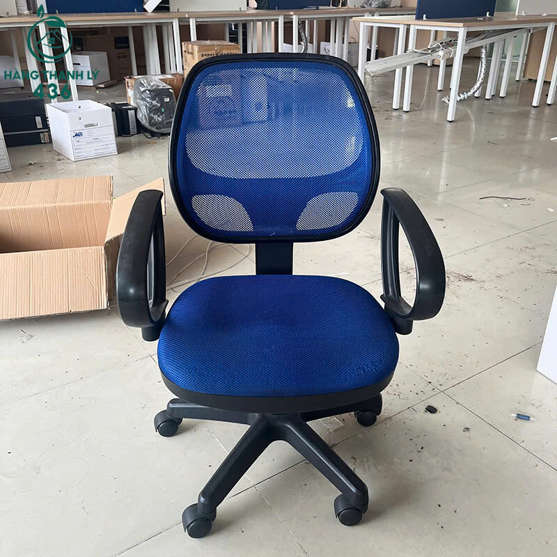 Ghế Văn Phòng Cũ Xoay Lưới Màu Xanh Dương Có Tay Vịn ghe-van-phong-cu-xoay-luoi-mau-xanh-duong-co-tay-vin-4 Ghế Văn Phòng Cũ Xoay Lưới Màu Xanh Dương Có Tay Vịn