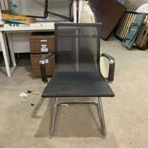 ghe-van-phong-luoi-chan-quy-cu-ngoi-thoang-mat