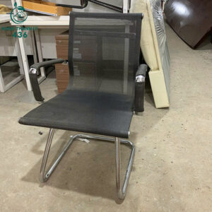 ghe-van-phong-luoi-chan-quy-cu-ngoi-thoang-mat