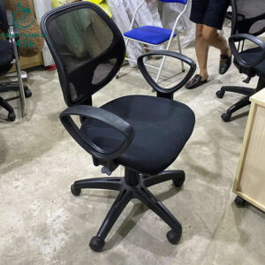 ghe-van-phong-xoay-cu-nho-gon-tien-dung