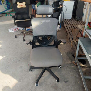 ghe-xoay-van-phong-cu-lung-luoi-thoang-mat