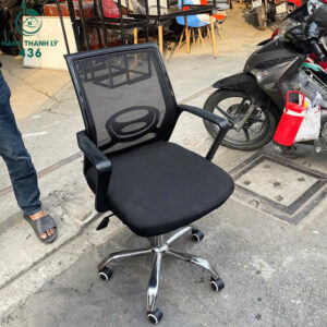 ghe-xoay-van-phong-luoi-cu-chan-inox-ben-chac