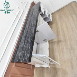 ke-tivi-cu-tan-co-dien-mat-da-sang-trong