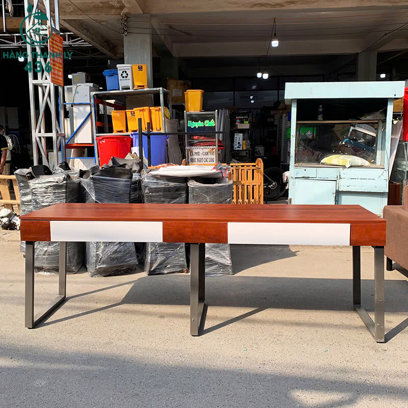 Bàn Làm Việc Cũ 2M1x60CM Gỗ Nâu Phối Trắng Khung Sắt ke-tivi-dai-cu-go-nau-phoi-trang-khung-sat-2 Bàn Làm Việc Cũ 2M1x60CM Gỗ Nâu Phối Trắng Khung Sắt