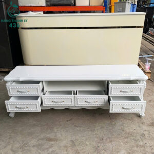 ke-tivi-tan-co-dien-mau-trang-nhieu-ngan-keo