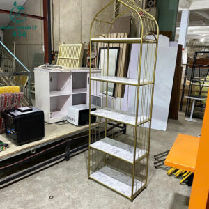 ke-trung-bay-5-tang-vang-mat-da-cu-thiet-ke-sang-trong