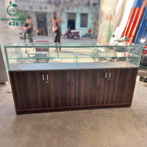 ke-trung-bay-cu-2mx1m1-kinh-trong-go-van-soc-dep