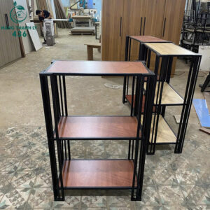 ke-trung-bay-khung-sat-mat-go-3-tang-moi-99