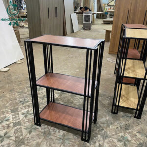 ke-trung-bay-khung-sat-mat-go-3-tang-moi-99