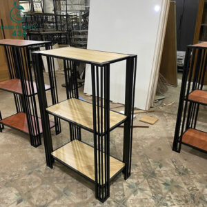 ke-trung-bay-khung-sat-mat-go-3-tang-moi-99