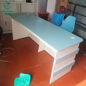 quay-le-tan-cu-mau-xanh-trang-hien-dai