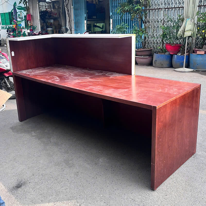 Quầy Lễ Tân Cũ 2M35x85CM Thiết Kế Góc Chéo Tạo Điểm Nhấn quay-le-tan-cu-thiet-ke-goc-cheo-tao-diem-nhan-2 Quầy Lễ Tân Cũ 2M35x85CM Thiết Kế Góc Chéo Tạo Điểm Nhấn