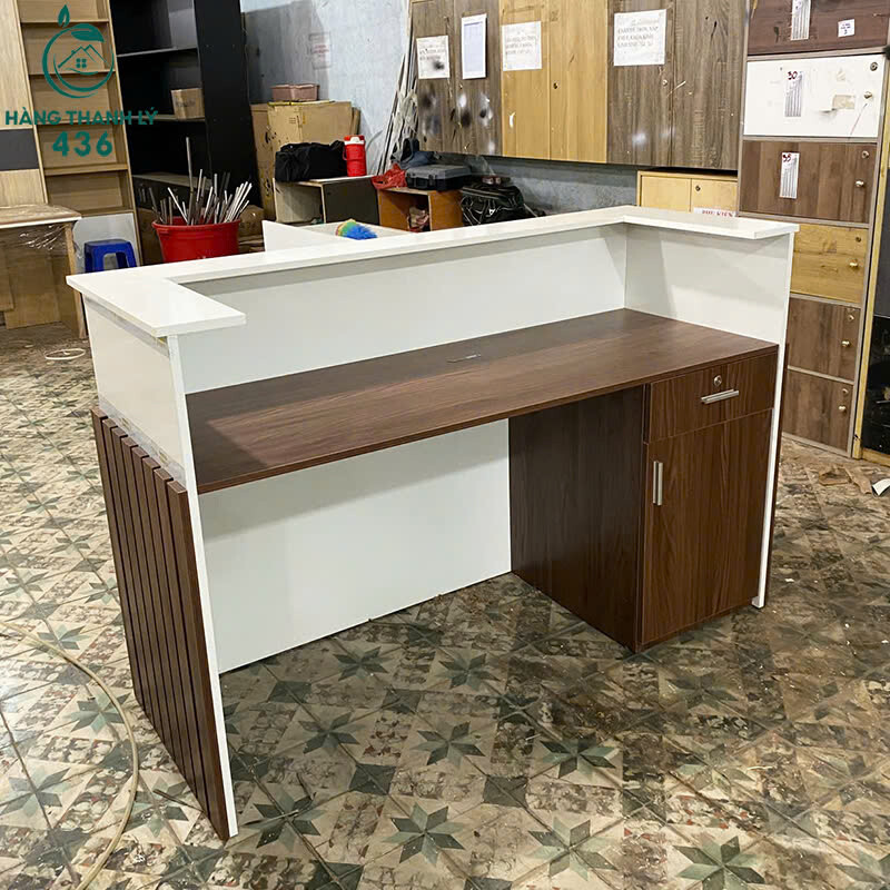 Quầy Lễ Tân Gỗ Công Nghiệp Sang Trọng Mới 99% quay-le-tan-go-cong-nghiep-sang-trong-moi-99-4 Quầy Lễ Tân Gỗ Công Nghiệp Sang Trọng Mới 99%