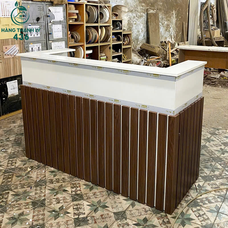 Quầy Lễ Tân Gỗ Công Nghiệp Sang Trọng Mới 99% quay-le-tan-go-cong-nghiep-sang-trong-moi-99-6 Quầy Lễ Tân Gỗ Công Nghiệp Sang Trọng Mới 99%