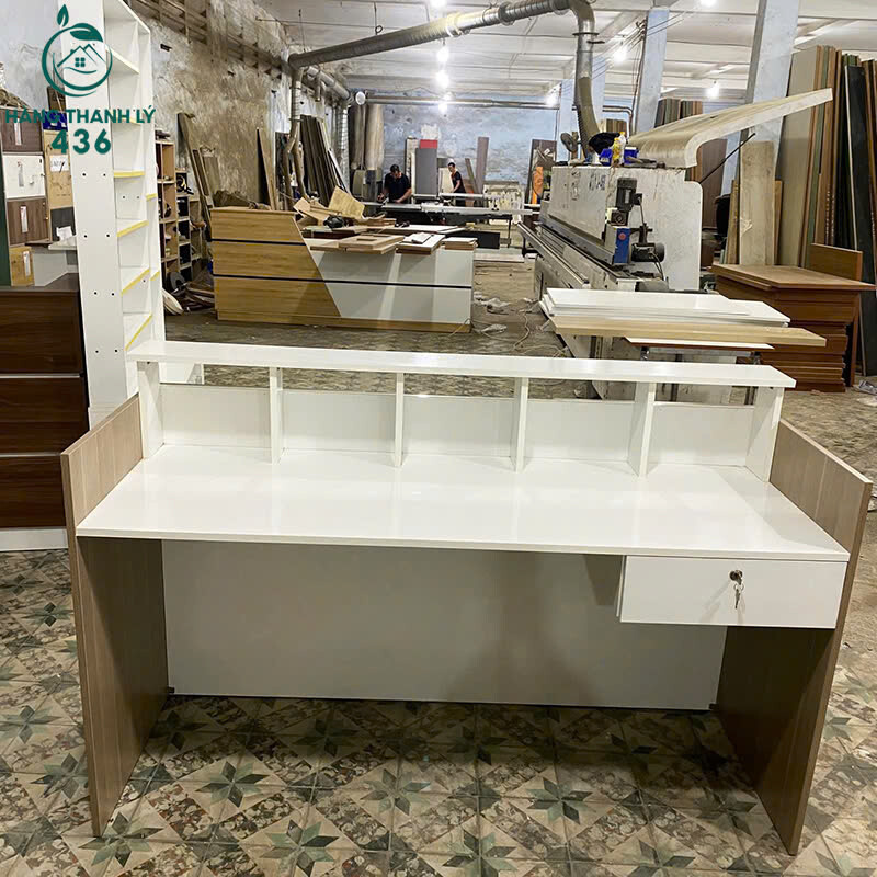 Quầy Lễ Tân Màu Trắng Gỗ Mộc Sang Trọng Mới 99% quay-le-tan-mau-trang-go-moc-sang-trong-moi-99-3 Quầy Lễ Tân Màu Trắng Gỗ Mộc Sang Trọng Mới 99%