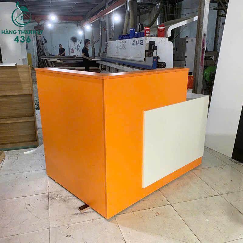Quầy Lễ Tân Thiết Kế Đơn Giản Màu Cam Mới 99% quay-le-tan-thiet-ke-don-gian-mau-cam-moi-99-3 Quầy Lễ Tân Thiết Kế Đơn Giản Màu Cam Mới 99%