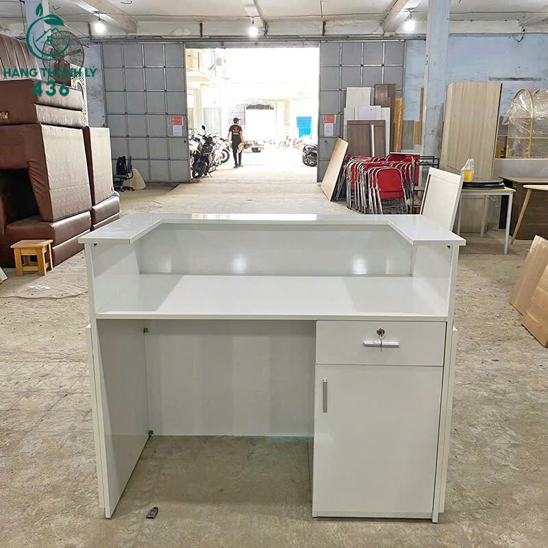 Quầy Tiếp Tân Với Vách Lưng Thanh Lịch Mới 99% quay-tiep-tan-voi-vach-lung-thanh-lich-moi-99-1 Quầy Tiếp Tân Với Vách Lưng Thanh Lịch Mới 99%