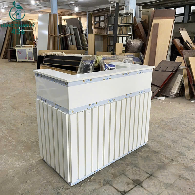 Quầy Tiếp Tân Với Vách Lưng Thanh Lịch Mới 99% quay-tiep-tan-voi-vach-lung-thanh-lich-moi-99-2 Quầy Tiếp Tân Với Vách Lưng Thanh Lịch Mới 99%