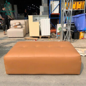 sofa-da-goc-l-cu-1m5x90cm-ngoi-em-kem-don-dai