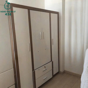 tu-ao-gia-dinh-cua-mo-co-ngan-keo-cu