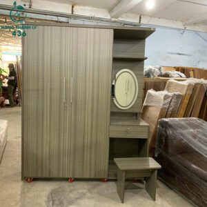 tu-ao-gia-dinh-tich-hop-ban-trang-diem-tien-loi