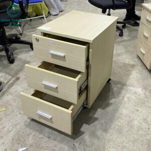 tu-cabin-mau-kem-3-ngan-cu-keo-muot-de-su-dung