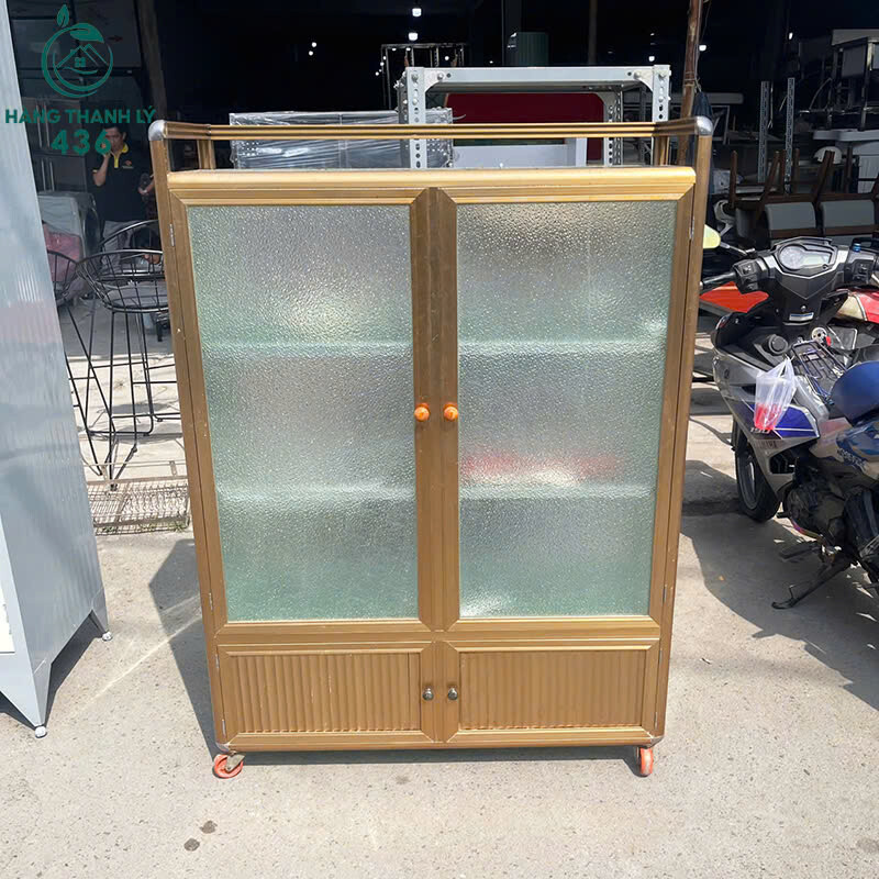 Tủ Đựng Đồ Cửa Kính Mờ Cũ Có Bánh Xe tu-dung-do-cua-kinh-mo-cu-co-banh-xe Tủ Đựng Đồ Cửa Kính Mờ Cũ Có Bánh Xe