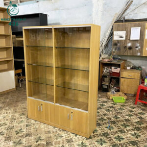 tu-kinh-trung-bay-san-pham-cu-nhieu-tang