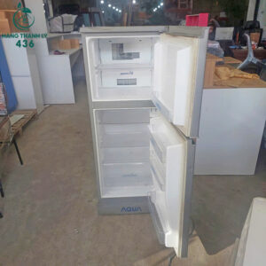 tu-lanh-aqua-cu-2-canh-gon-gang-de-su-dung