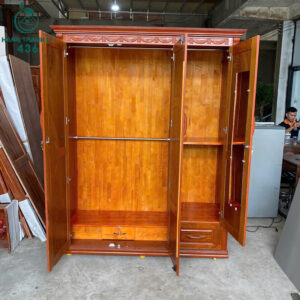 tu-quan-ao-1m6-3-canh-cham-hoa-tiet-dep