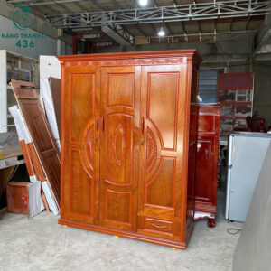 tu-quan-ao-1m6-3-canh-cham-hoa-tiet-dep