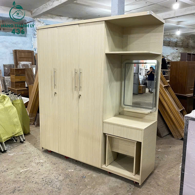 Tủ Áo 1M76x2M Gia Đình Liền Bàn Phấn Có Gương Mới 99% tu-quan-ao-gia-dinh-lien-ban-phan-co-guong-2 Tủ Áo 1M76x2M Gia Đình Liền Bàn Phấn Có Gương Mới 99%