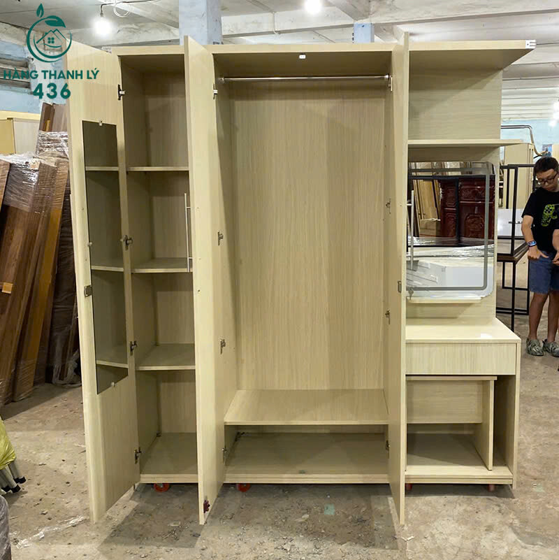 Tủ Áo 1M76x2M Gia Đình Liền Bàn Phấn Có Gương Mới 99% tu-quan-ao-gia-dinh-lien-ban-phan-co-guong-4 Tủ Áo 1M76x2M Gia Đình Liền Bàn Phấn Có Gương Mới 99%