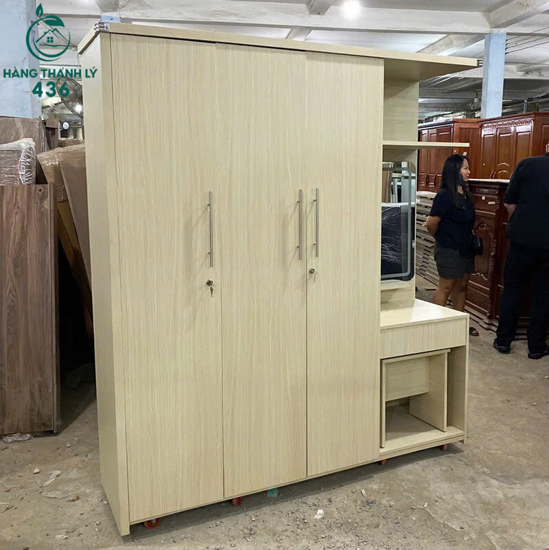 Tủ Áo 1M76x2M Gia Đình Liền Bàn Phấn Có Gương Mới 99% tu-quan-ao-gia-dinh-lien-ban-phan-co-guong-5 Tủ Áo 1M76x2M Gia Đình Liền Bàn Phấn Có Gương Mới 99%