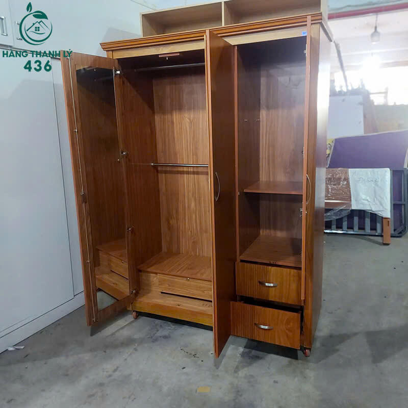 Tủ Quần Áo Gỗ Cũ 1M4x2M 3 Cánh Kèm Ngăn Kéo Màu Vân Gỗ tu-quan-ao-go-cu-3-canh-kem-ngan-keo-mau-van-go-dep-3 Tủ Quần Áo Gỗ Cũ 1M4x2M 3 Cánh Kèm Ngăn Kéo Màu Vân Gỗ