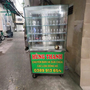 tu-trung-bay-kinh-cu-dung-cho-tiem-sua-chua