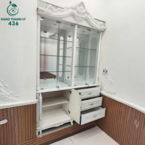 tu-trung-bay-kinh-cu-son-trang-tan-co-dien