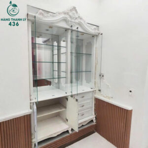 tu-trung-bay-kinh-cu-son-trang-tan-co-dien