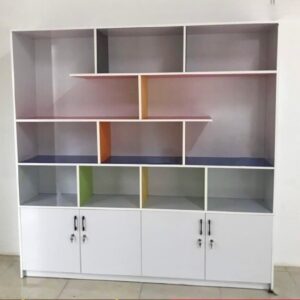 tu-trung-bay-nhieu-tang-phoi-mau-moi-99