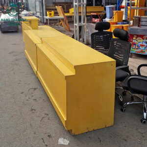 buc-tiep-khach-cu-mau-vang-sang-trong