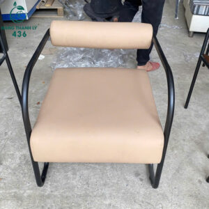 ghe-cafe-boc-da-tron-tay-cong-khung-sat-moi-99