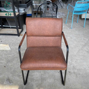 ghe-cafe-boc-da-tron-tay-cong-khung-sat-moi-99