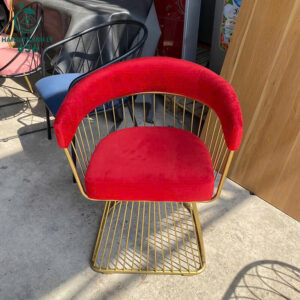 ghe-cafe-boc-da-tron-tay-cong-khung-sat-moi-99