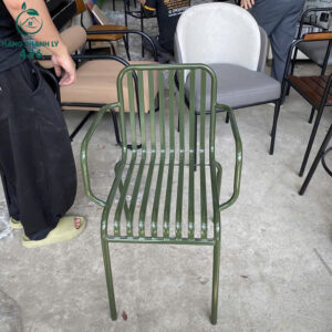 ghe-cafe-boc-da-nau-khung-sat-co-tay-moi-99